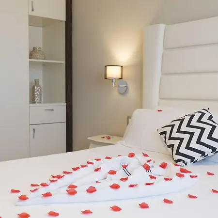 Aparthotel Nero D'avorio & 4*