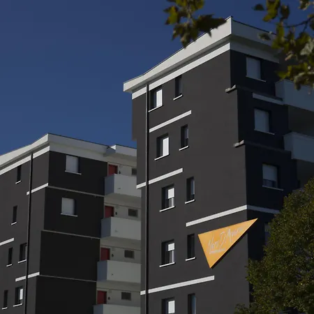 Aparthotel Nero D'avorio & 4*